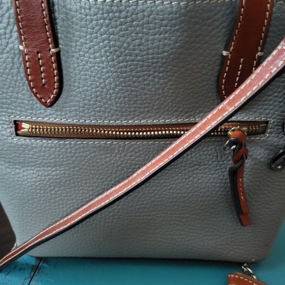 Dooney & Bourke - Picture 2 of 4